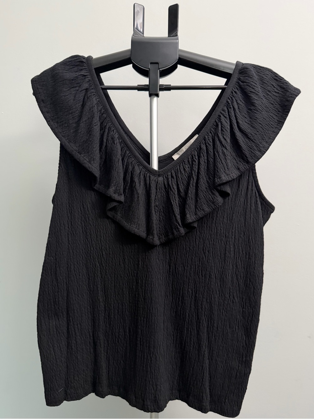 LOFT Black Ruffle V-Neck Sleeveless Camisole